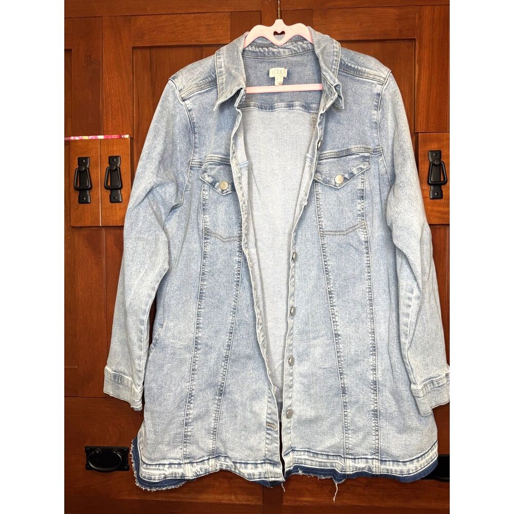 Logo by Lori Goldstein Light Wash Denim Shacket Frayed Hem Button Front Size 26W